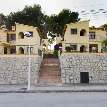 Apartment En Con Piscina